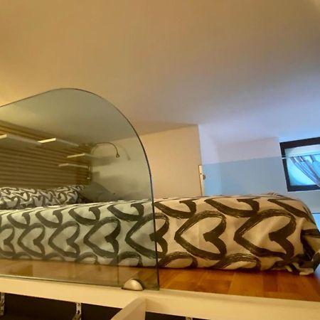 Zeus Charming Apartment Siraküza Oda fotoğraf